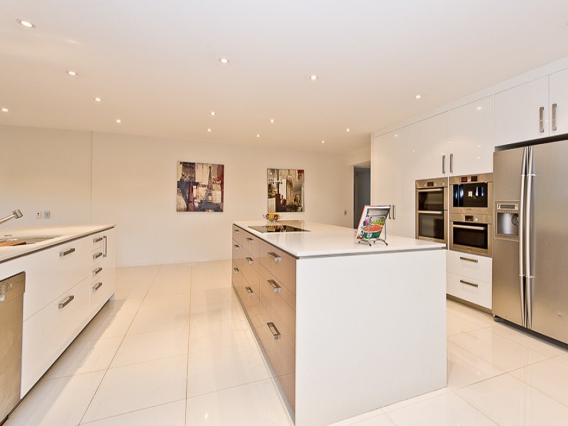 8 Cowie Road, Carseldine QLD 4034