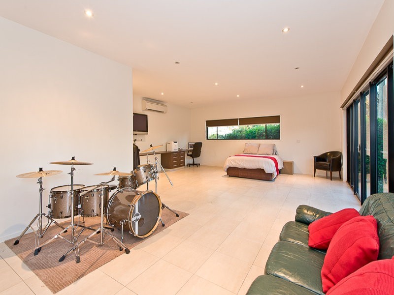 8 Cowie Road, Carseldine QLD 4034