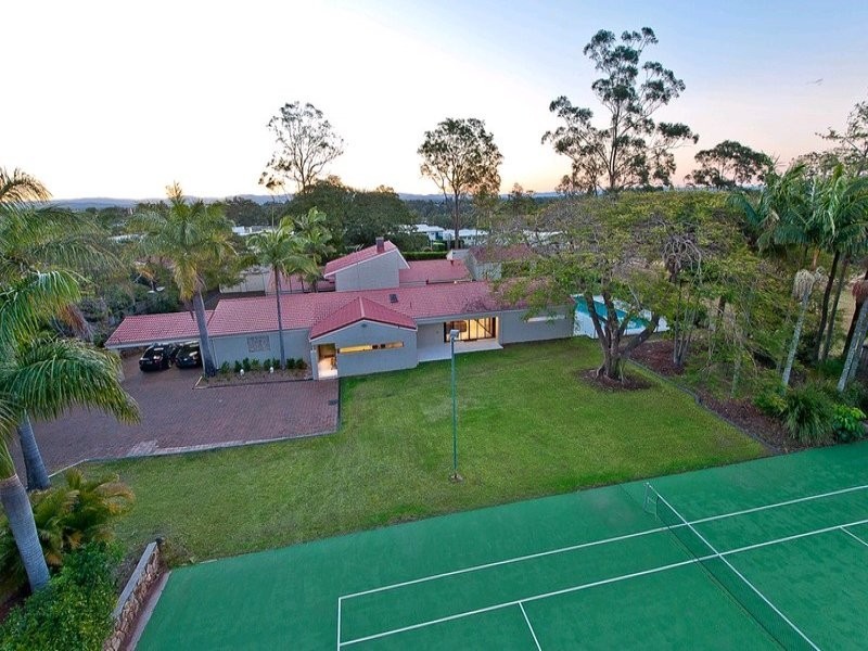 8 Cowie Road, Carseldine QLD 4034