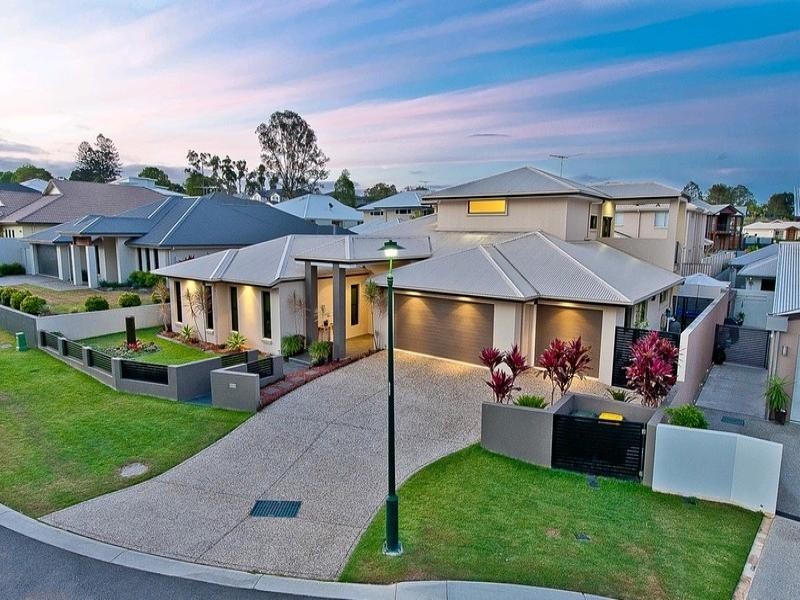 12 Silverbirch Place, Bridgeman Downs QLD 4035