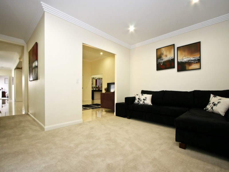 12 Silverbirch Place, Bridgeman Downs QLD 4035