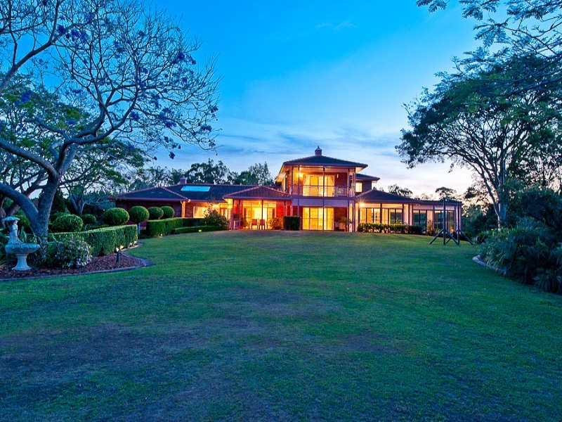 10 Stuart Close, Bridgeman Downs QLD 4035