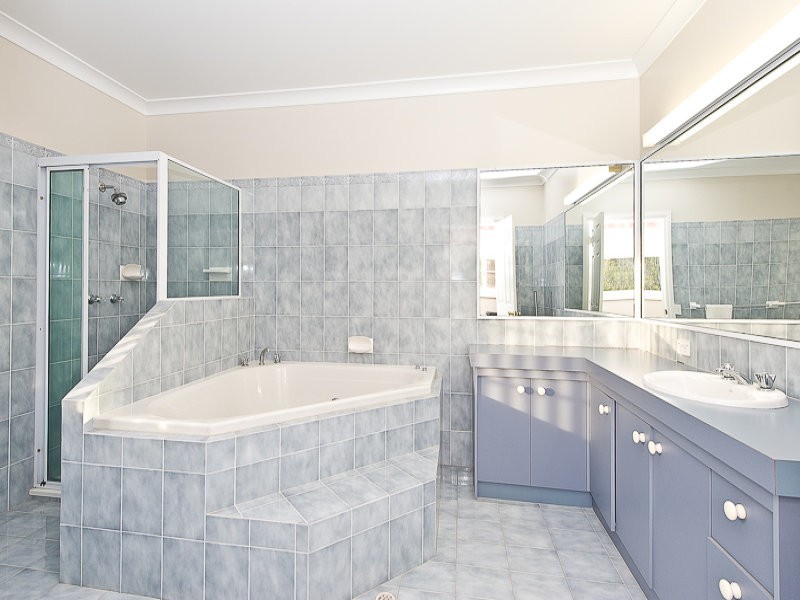 10 Stuart Close, Bridgeman Downs QLD 4035