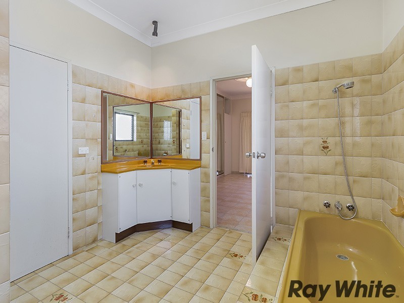 4 Gerry Street, Stafford Heights QLD 4053