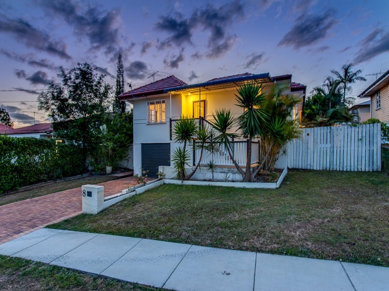 8 Farnell Street, Chermside QLD 4032