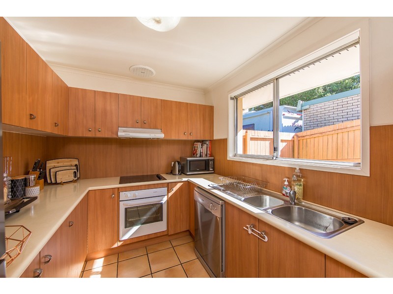 83 Redbourne Street, Chermside West QLD 4032