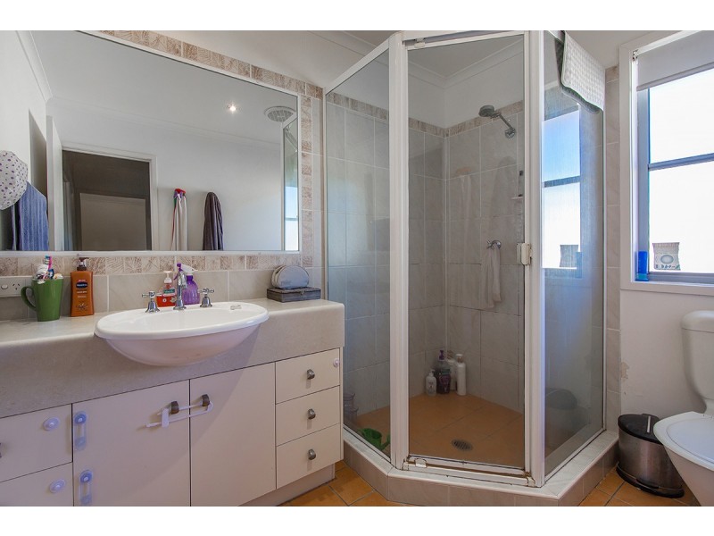 83 Redbourne Street, Chermside West QLD 4032