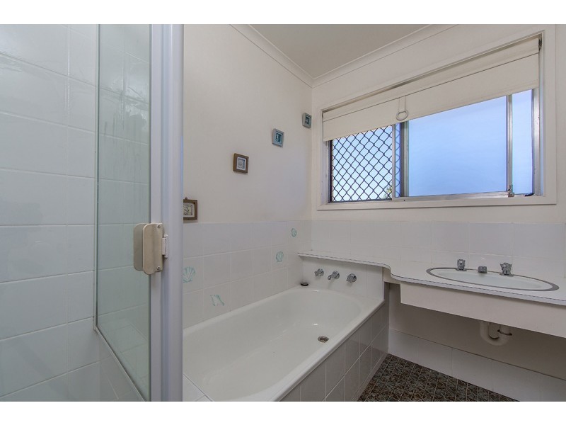 83 Redbourne Street, Chermside West QLD 4032