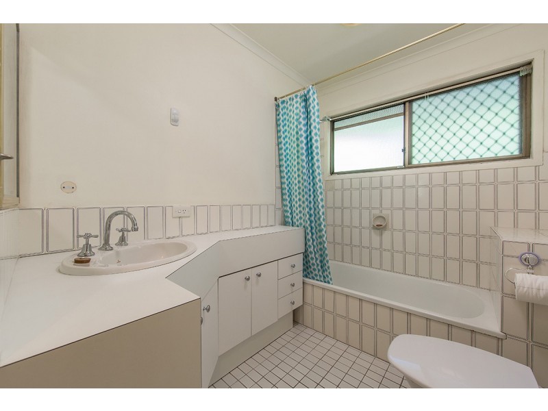 24 Nyora Street, Everton Hills QLD 4053