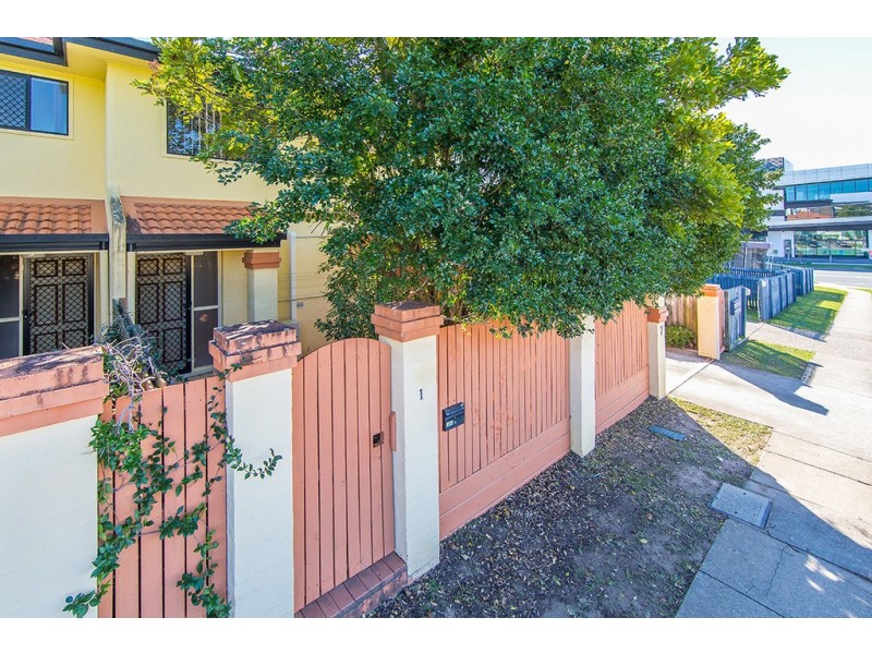 1/7 Greenbank Street, Chermside QLD 4032