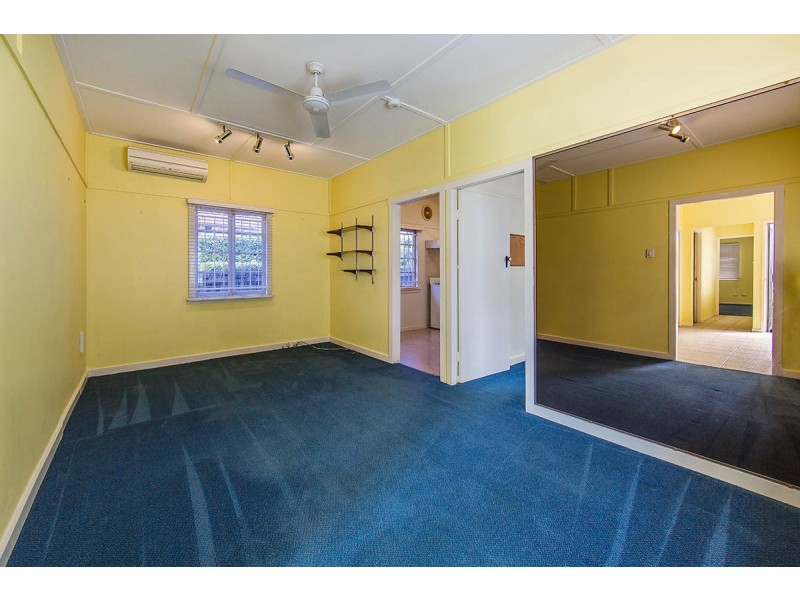 44 Hilltop Avenue, Chermside QLD 4032