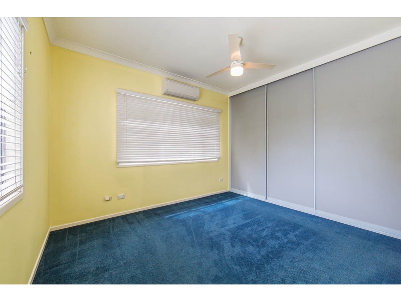 44 Hilltop Avenue, Chermside QLD 4032