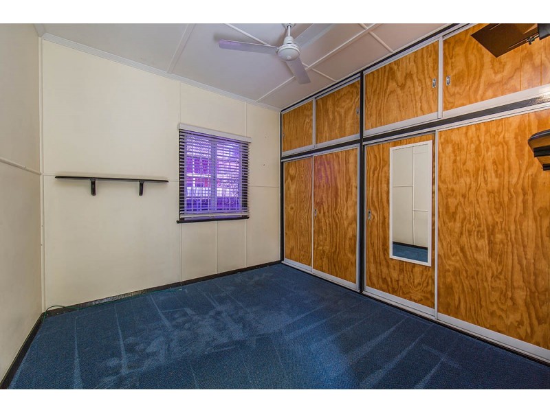 44 Hilltop Avenue, Chermside QLD 4032
