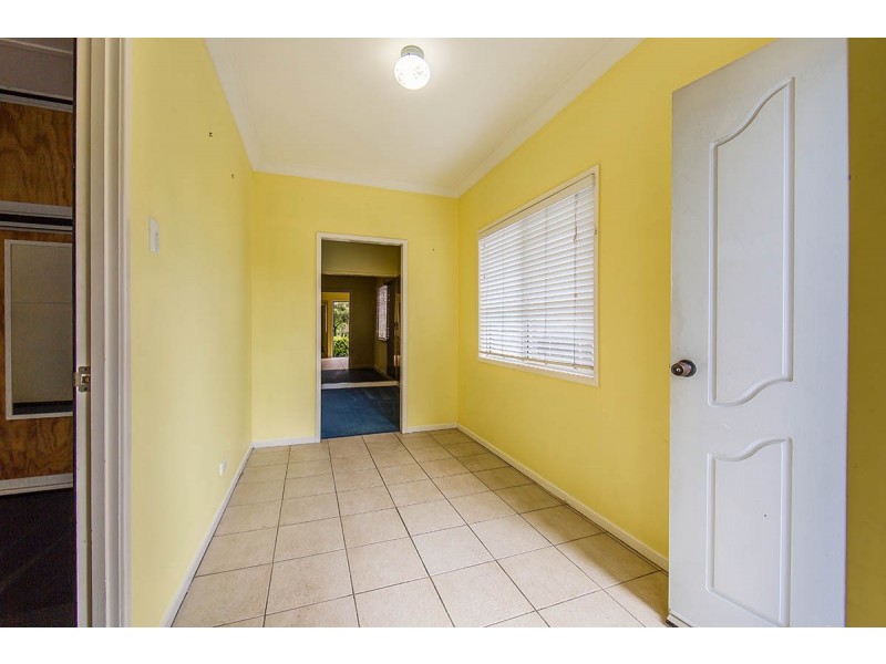 44 Hilltop Avenue, Chermside QLD 4032