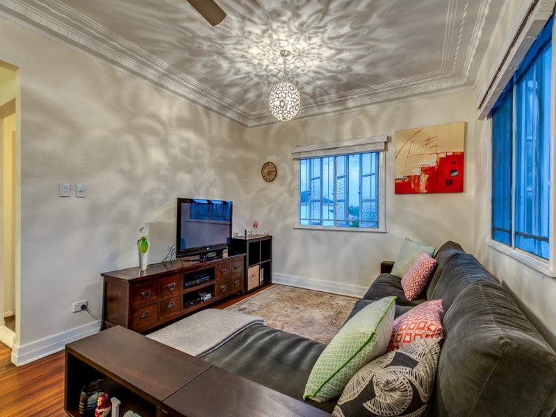 8 Farnell Street, Chermside QLD 4032