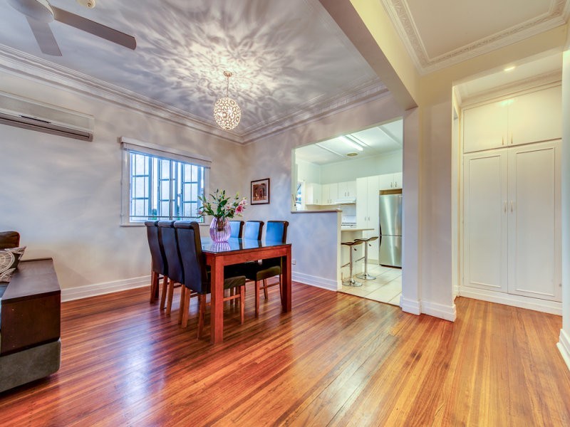 8 Farnell Street, Chermside QLD 4032