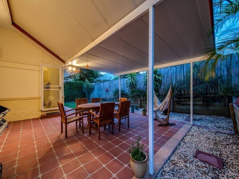 8 Farnell Street, Chermside QLD 4032