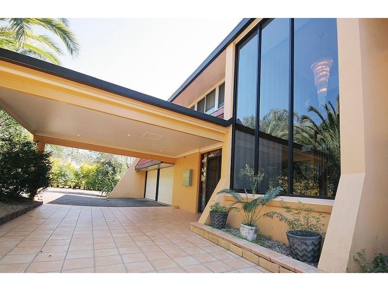 18 Cowie Road, Carseldine QLD 4034