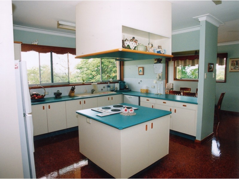 18 Cowie Road, Carseldine QLD 4034