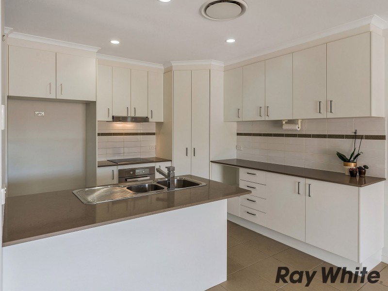 18 Hillside Circuit, Chermside West QLD 4032