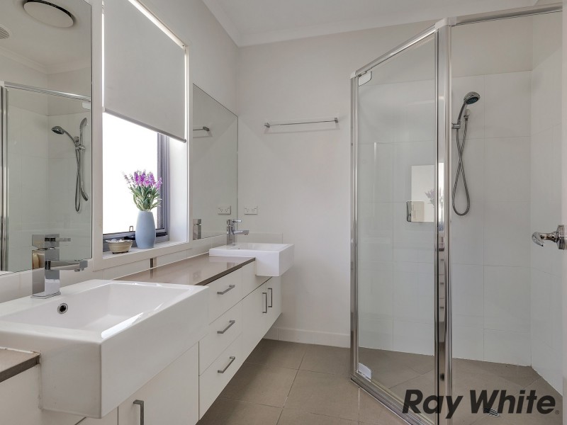 18 Hillside Circuit, Chermside West QLD 4032