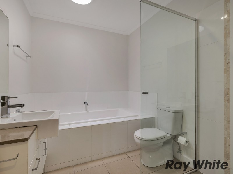 18 Hillside Circuit, Chermside West QLD 4032