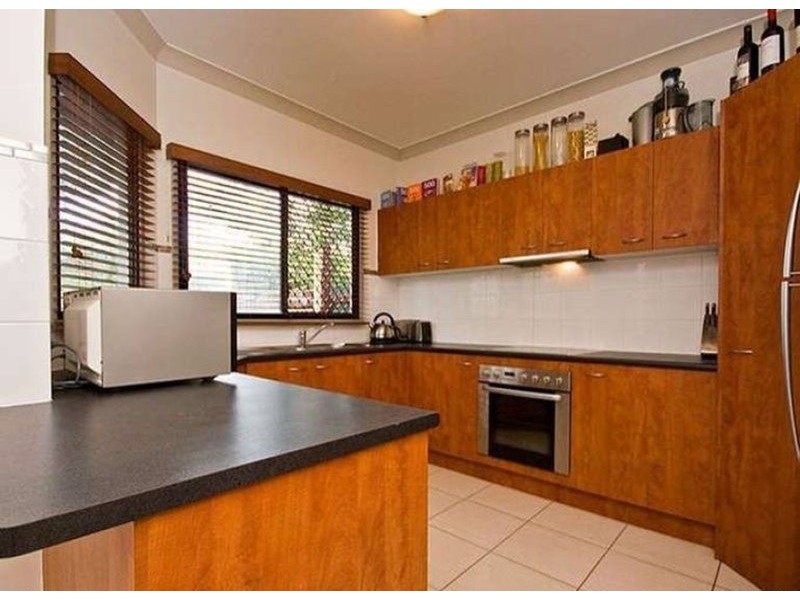 2 / 23A Ronmack Street, Chermside QLD 4032