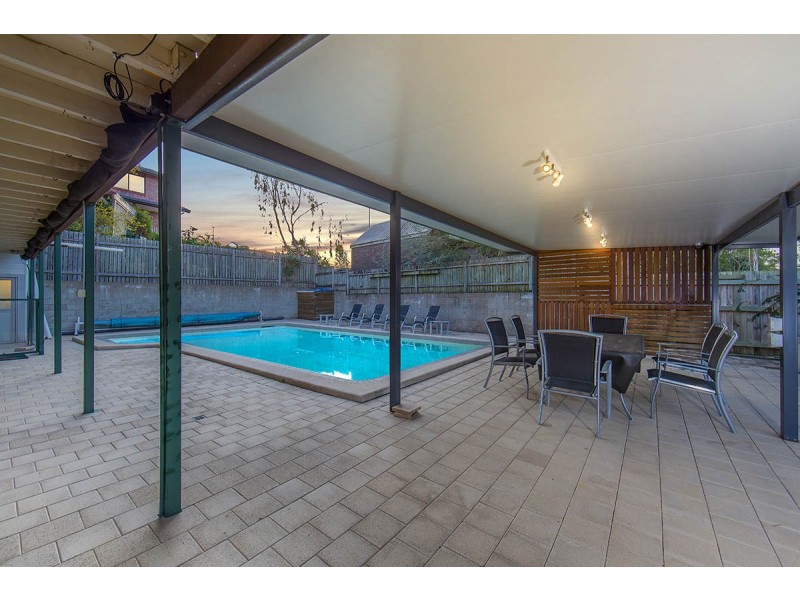 30 Niven Street, Stafford Heights QLD 4053