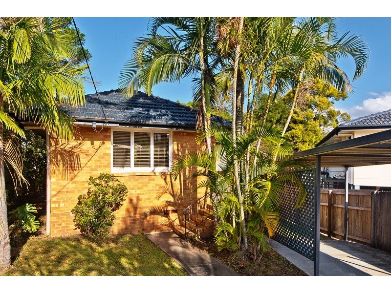 18 Bruce Street, Chermside QLD 4032