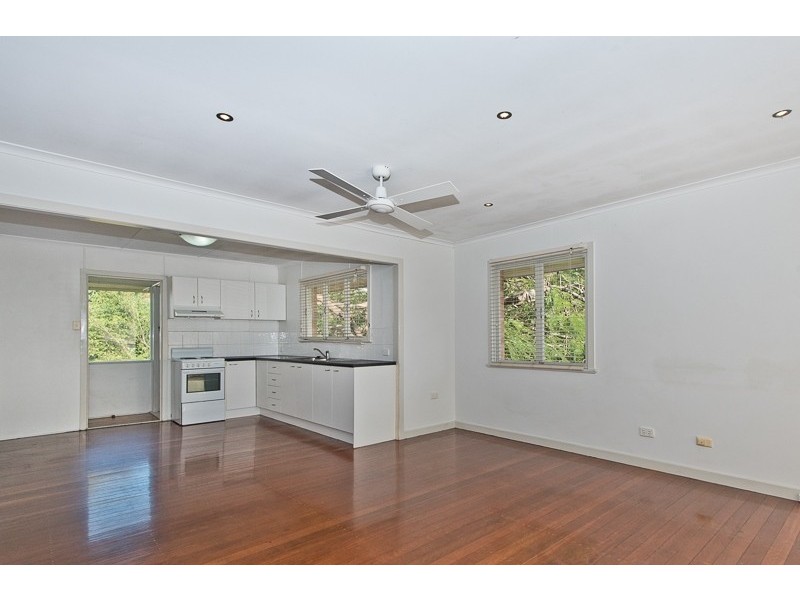 18 Bruce Street, Chermside QLD 4032