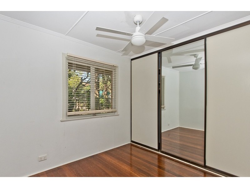 18 Bruce Street, Chermside QLD 4032