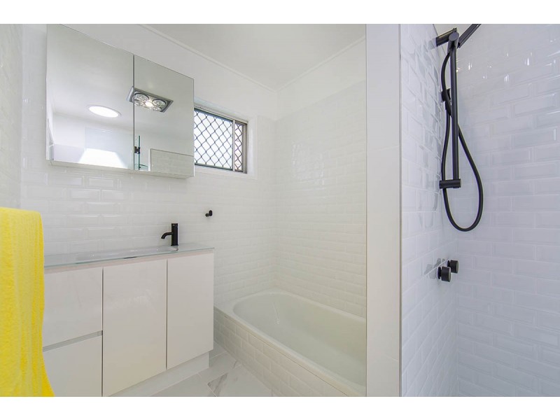 42 Kurago Street, Chermside West QLD 4032