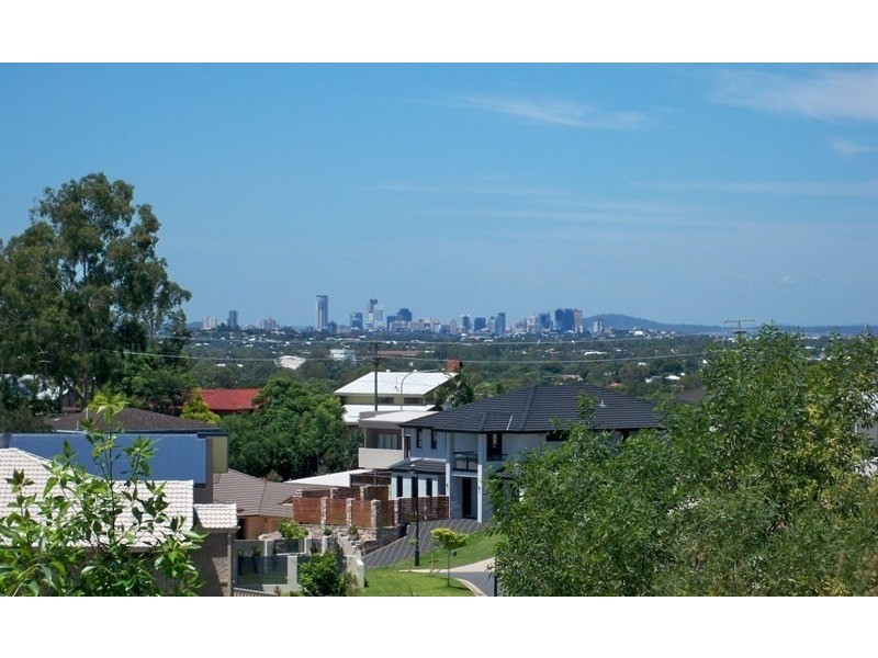 1135 South Pine Road, Everton Hills QLD 4053