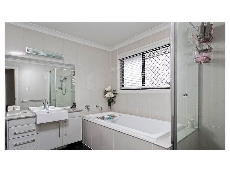 24 Akaroa Avenue, Geebung QLD 4034
