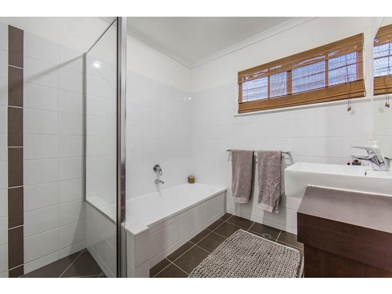 24 Crofty Street, Albany Creek QLD 4035