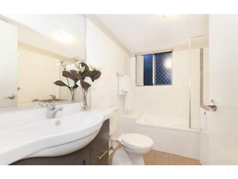 2 / 2A White Street, Everton Park QLD 4053