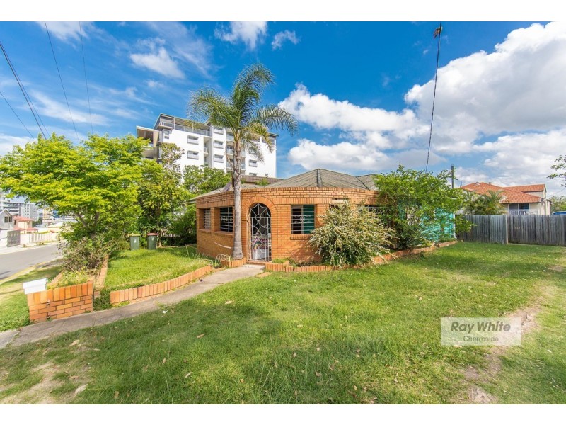 62 Latham Street, Chermside QLD 4032