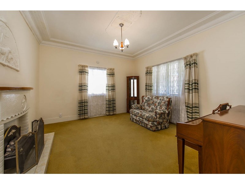 64 Main Avenue, Wavell Heights QLD 4012