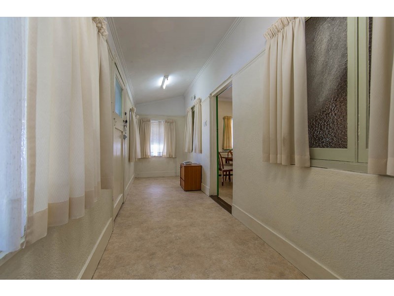 64 Main Avenue, Wavell Heights QLD 4012