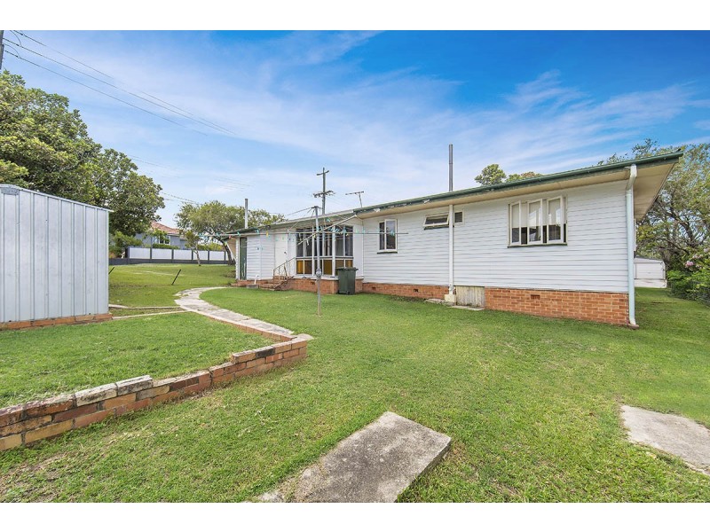 18 Basnett Street, Chermside West QLD 4032
