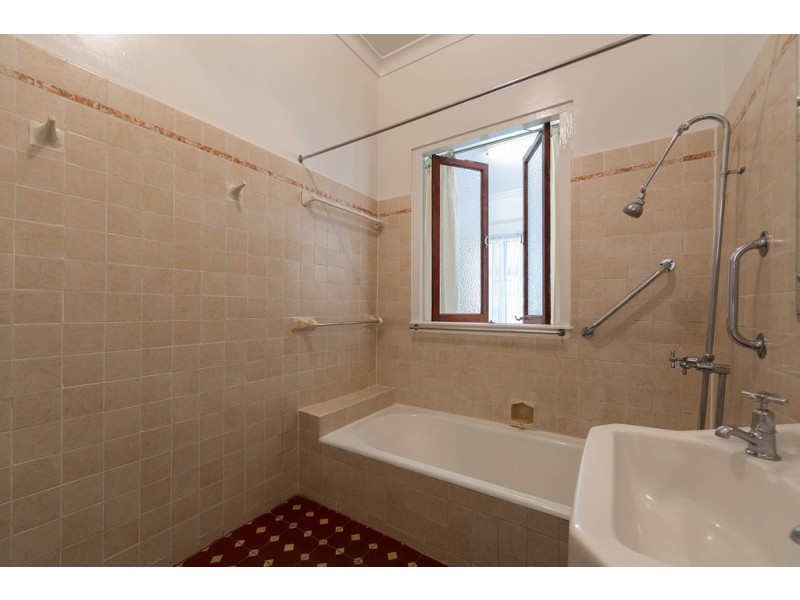 64 Main Avenue, Wavell Heights QLD 4012