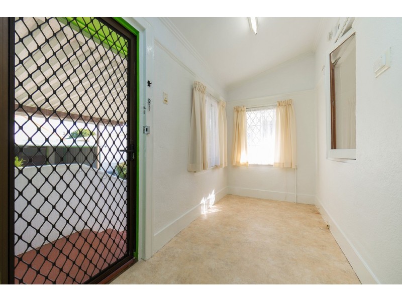 64 Main Avenue, Wavell Heights QLD 4012