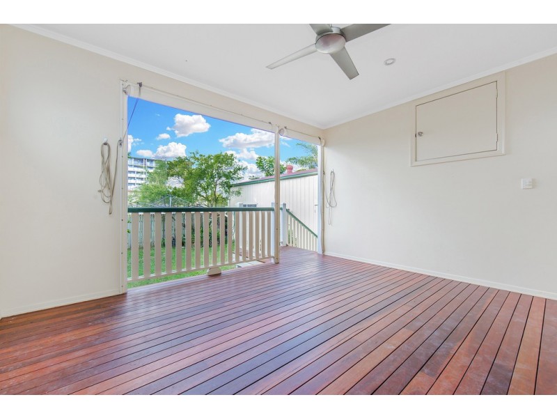 21 Sparkes Street, Chermside QLD 4032