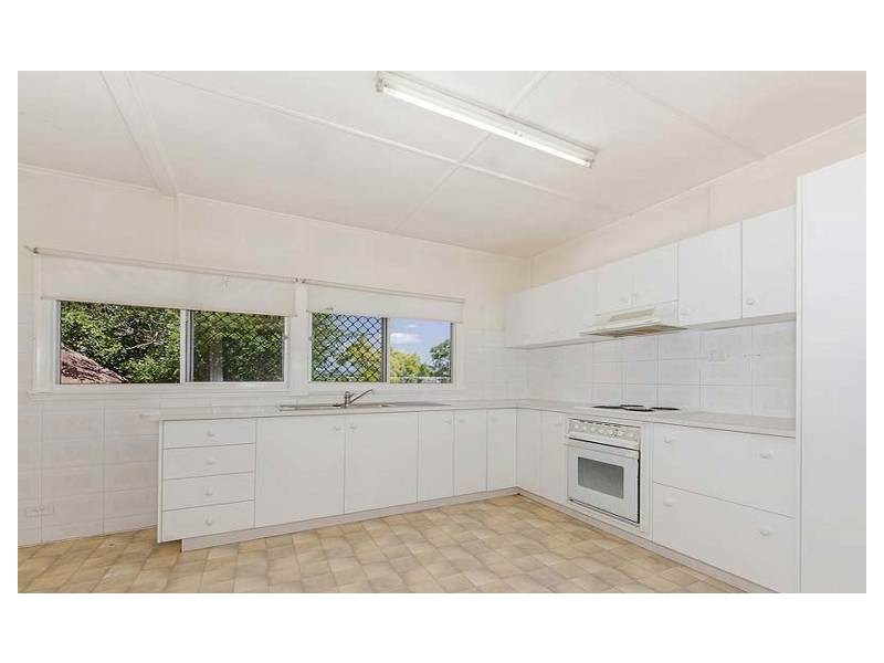 4 Centre Street, Aspley QLD 4034