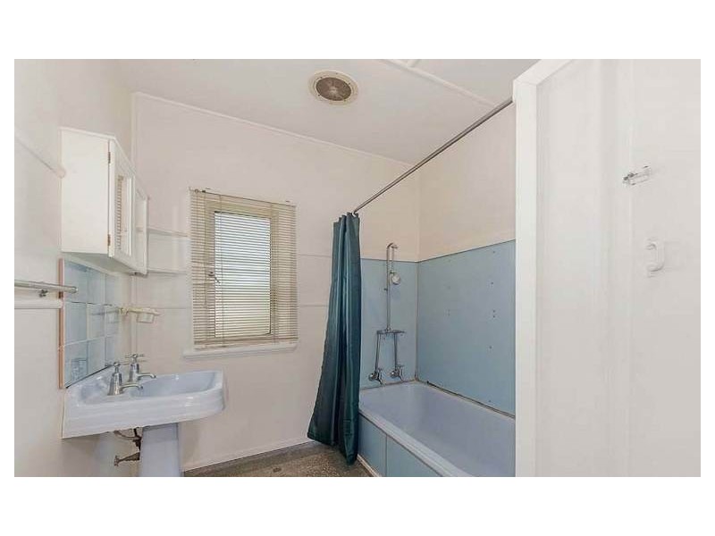 4 Centre Street, Aspley QLD 4034