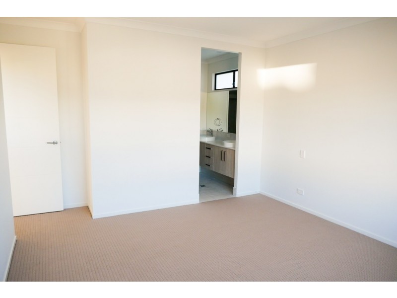 17 Flinders Street, Upper Kedron QLD 4055