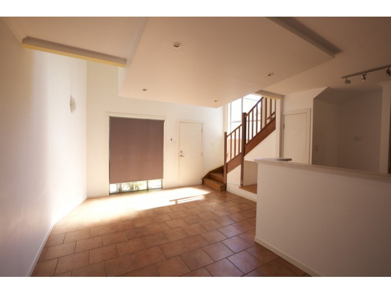 2/66 Sparkes Street, Chermside QLD 4032