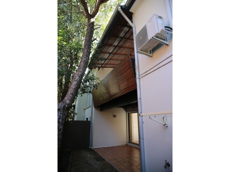 2/66 Sparkes Street, Chermside QLD 4032