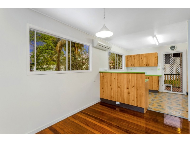 2 Coles Street, Arana Hills QLD 4054