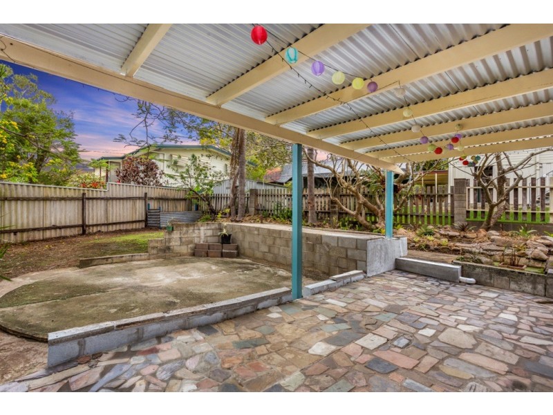 2 Coles Street, Arana Hills QLD 4054